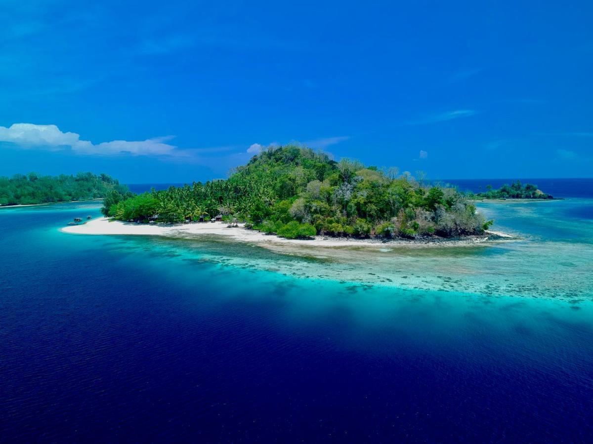 Blue Bay Divers Likupang Bangka Exterior photo