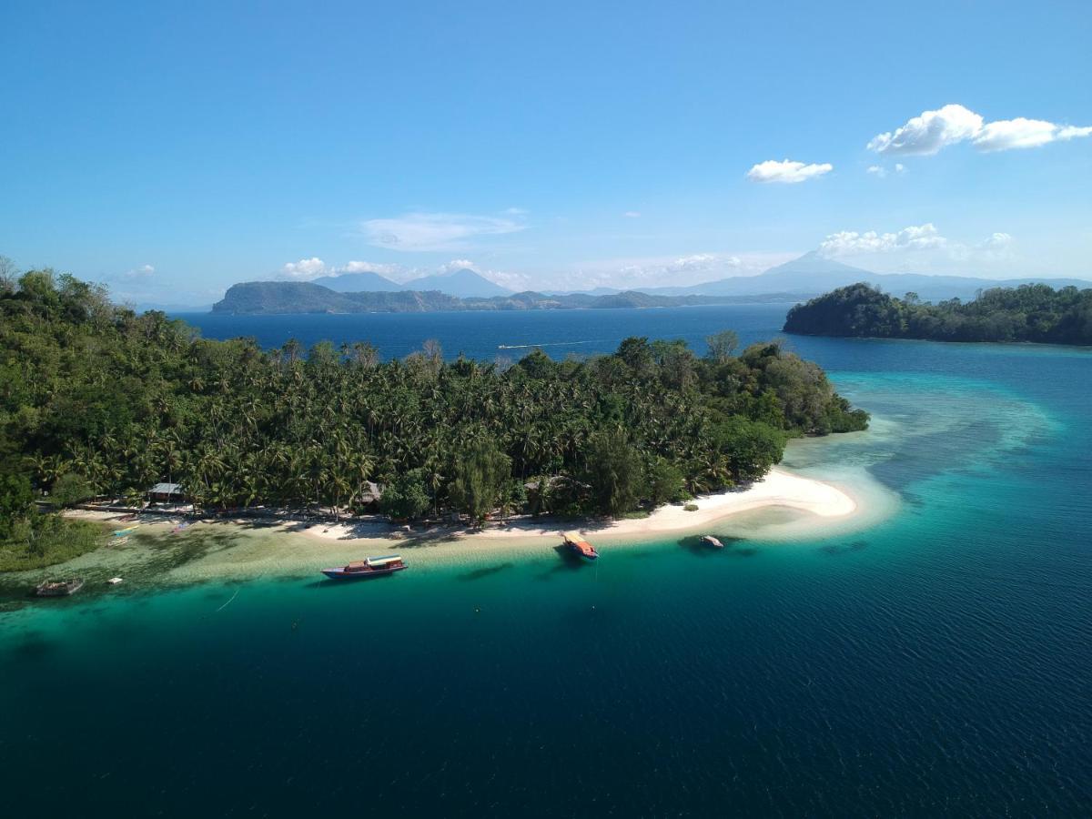 Blue Bay Divers Likupang Bangka Exterior photo