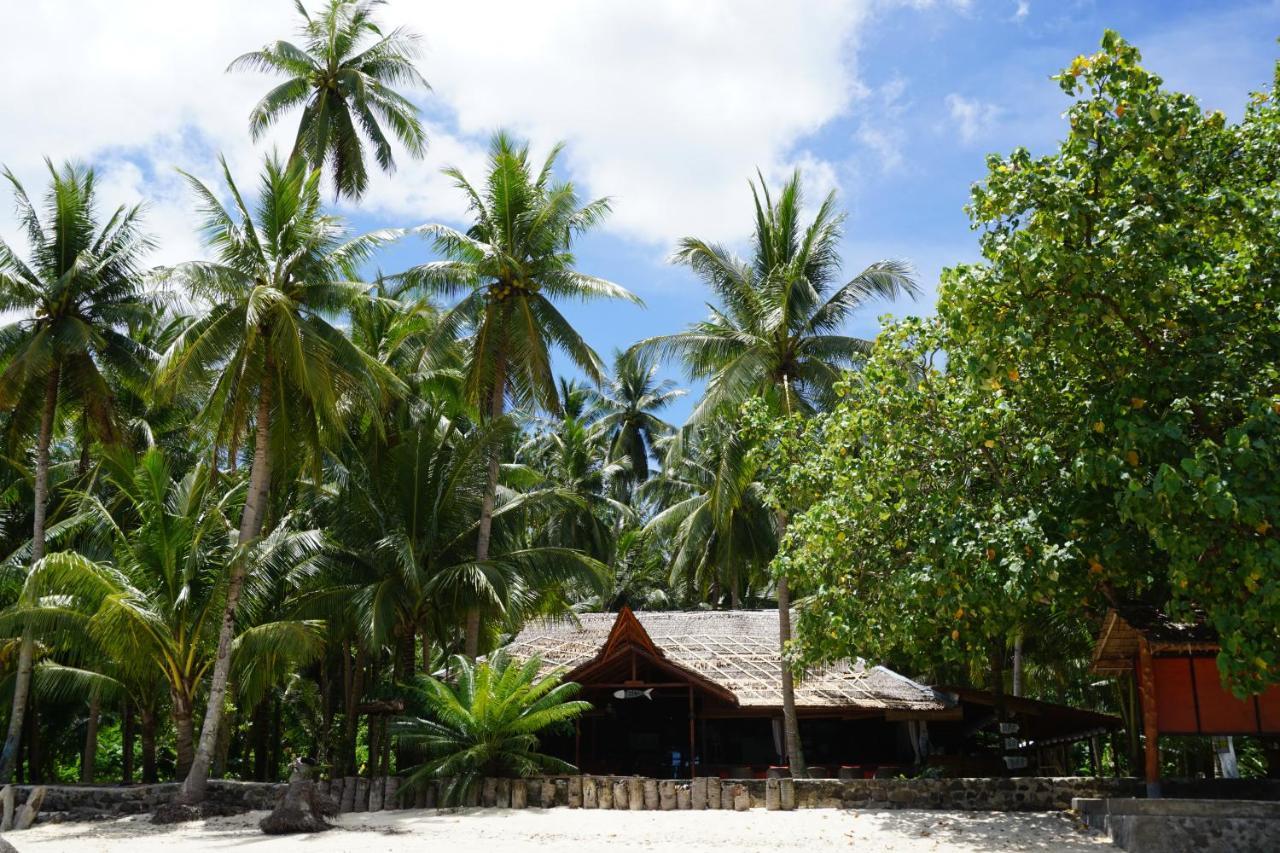 Blue Bay Divers Likupang Bangka Exterior photo