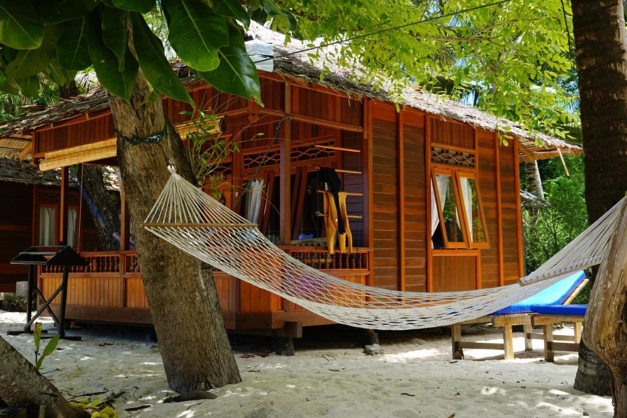 Blue Bay Divers Likupang Bangka Exterior photo