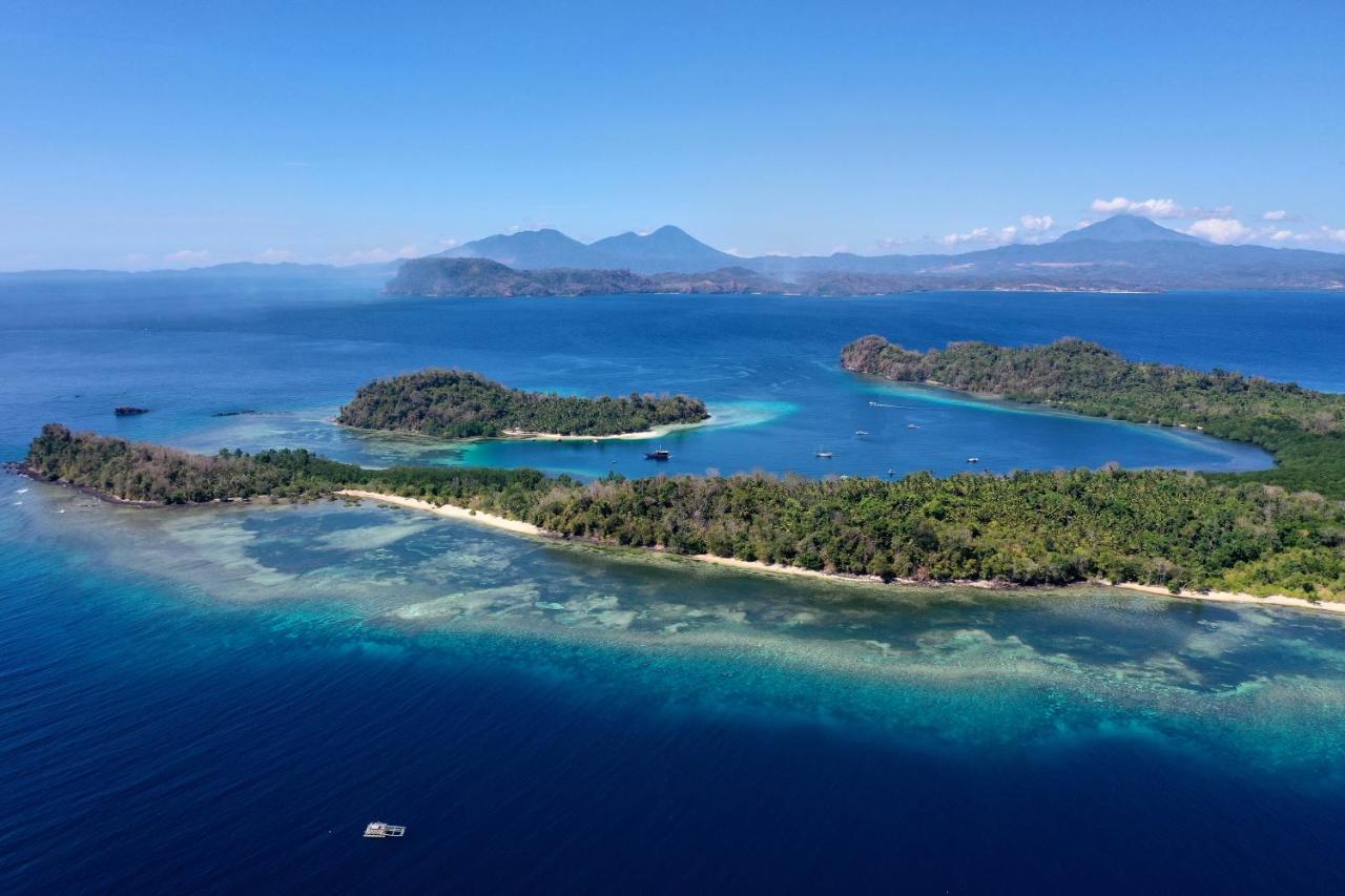 Blue Bay Divers Likupang Bangka Exterior photo