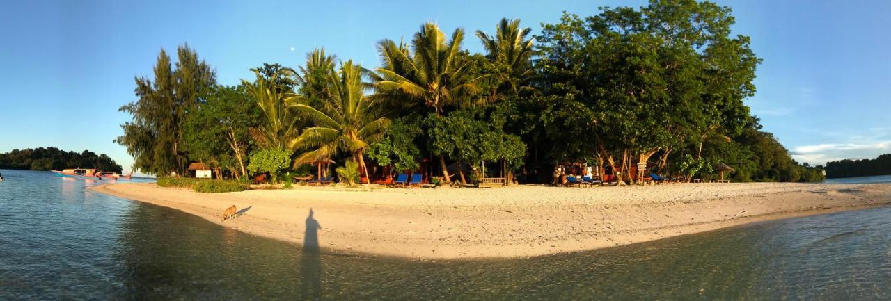Blue Bay Divers Likupang Bangka Exterior photo